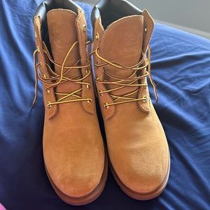 Women’s timberland boots size 10 worn once
